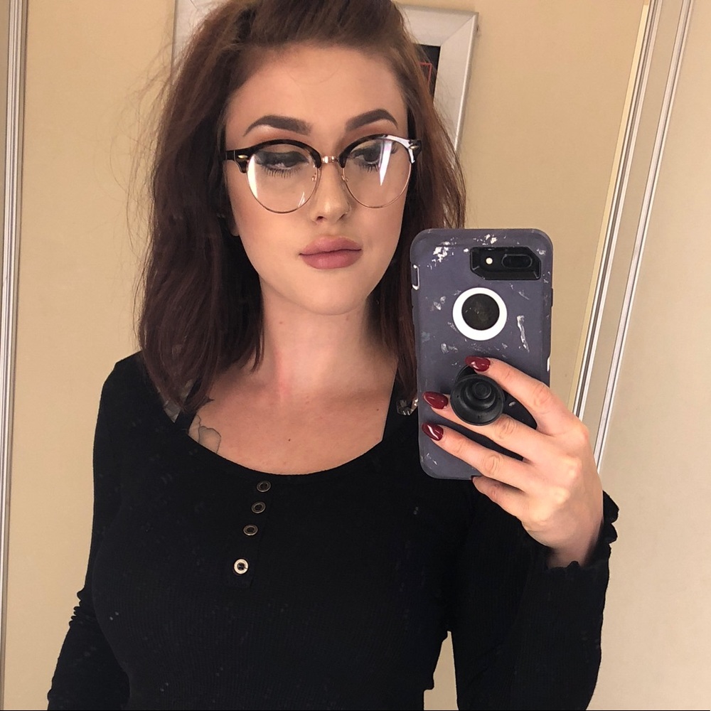 Meet your Posher, Casey